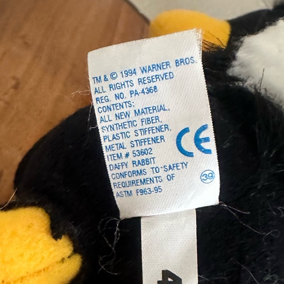 1994 Warner Bros. Looney Tunes Daffy Duck Dressed As Bugs Bunny by Applause - Picture 6 of 13